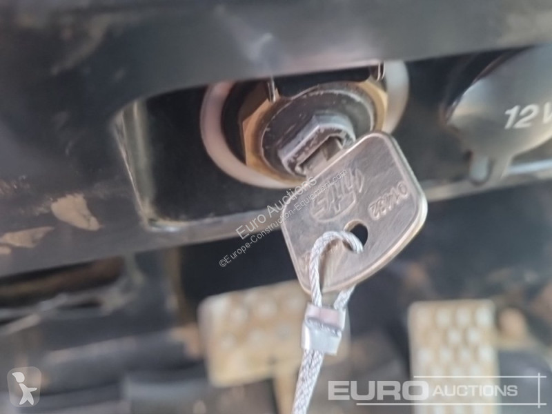 عربة قلابة JCB 6TFT