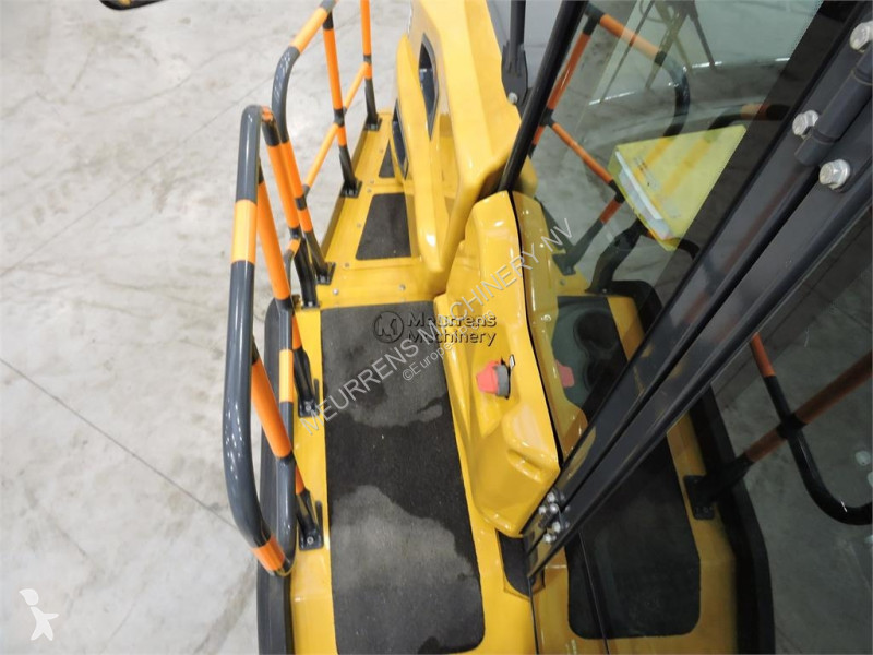 عربة قلابة Bell B30E