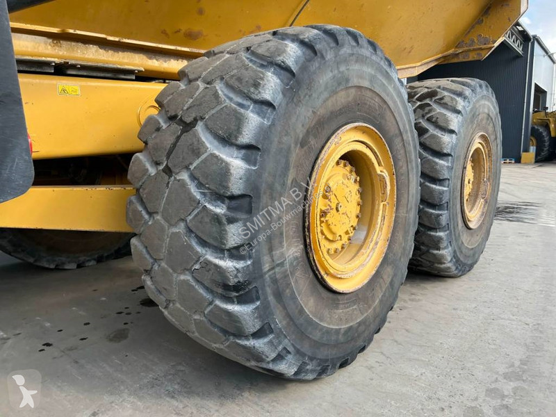 Sklápač Caterpillar 735 |