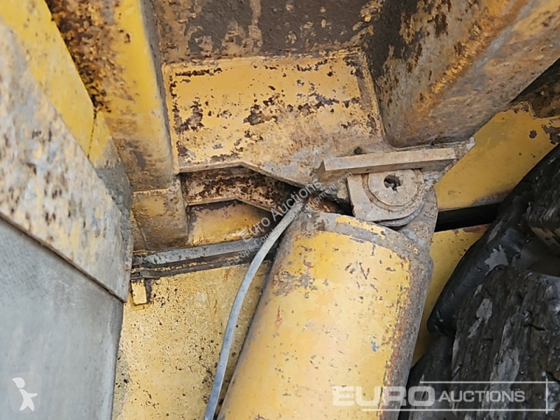 Sklápěčka Caterpillar 777