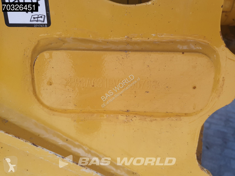 Sklápač Bell B30 E