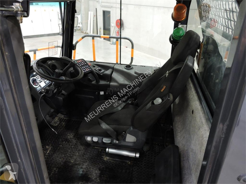 عربة قلابة Bell B30E