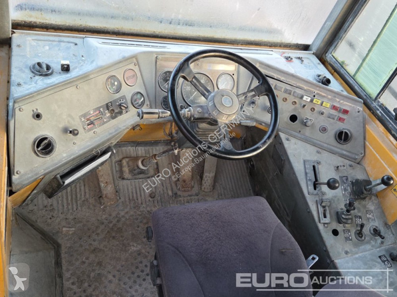 عربة قلابة Volvo