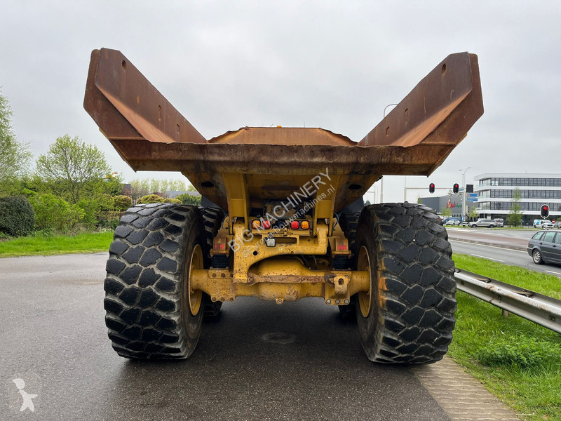 Dumper Caterpillar