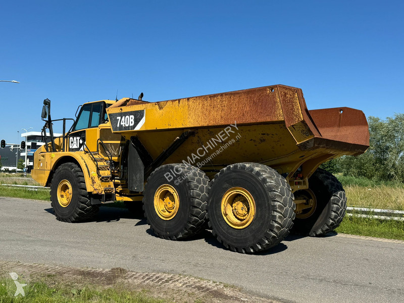 Dumper Caterpillar