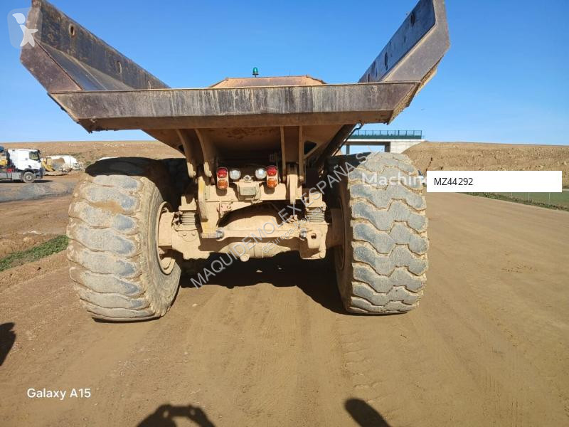 Dumper Caterpillar 745