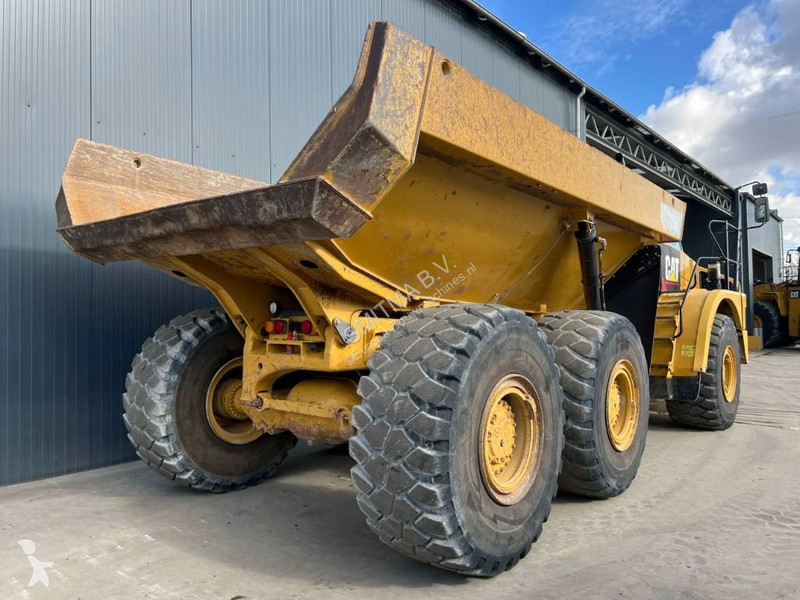 Sklápač Caterpillar 735 |