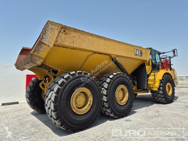 Basculantă Caterpillar 745