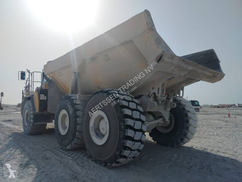 عربة قلابة Komatsu R (4 pieces available in Abu...
