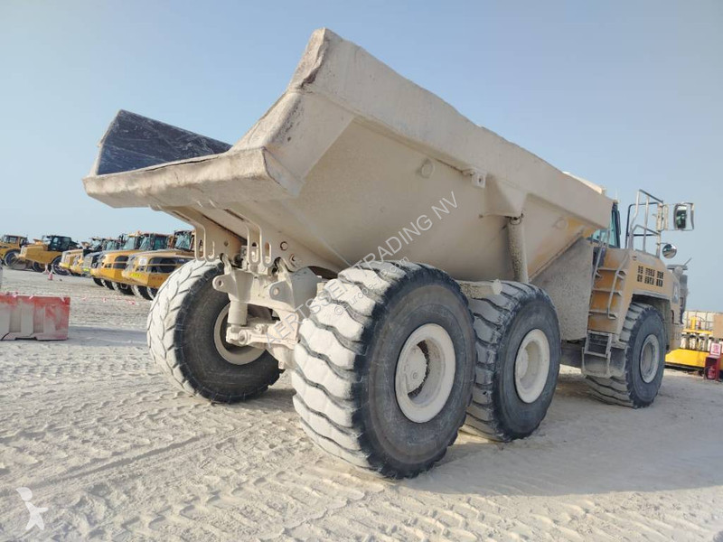 Basculantă Komatsu R (4 pieces available in Abu...