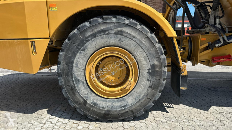 Sklápač Caterpillar 6X6