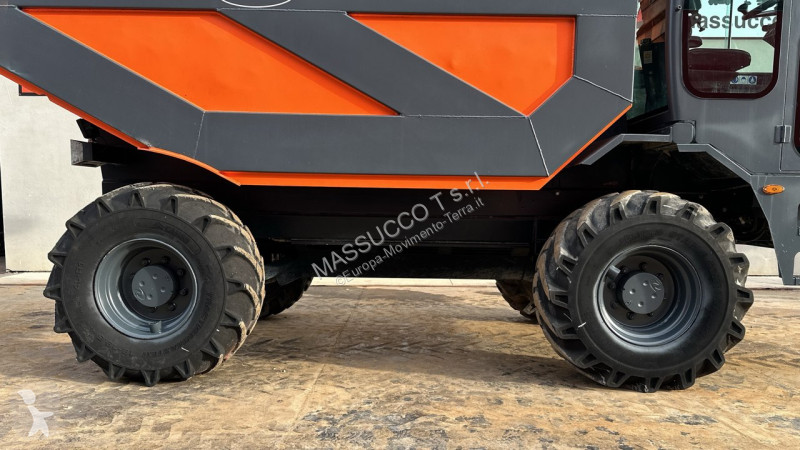 Sklápač  D12 4x4x4