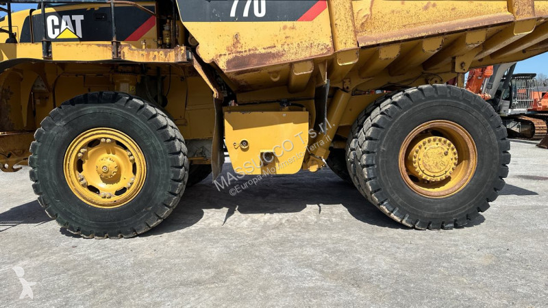 Tombereau Caterpillar 770