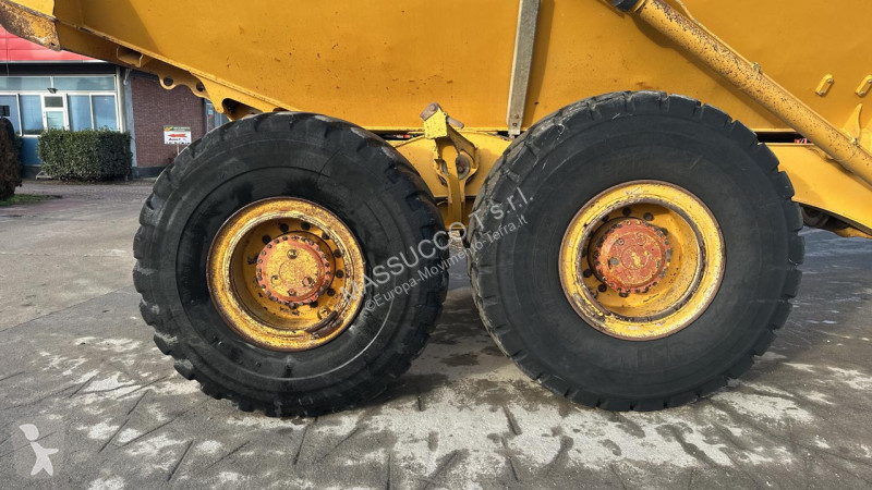 عربة قلابة Bell B25E 6x6