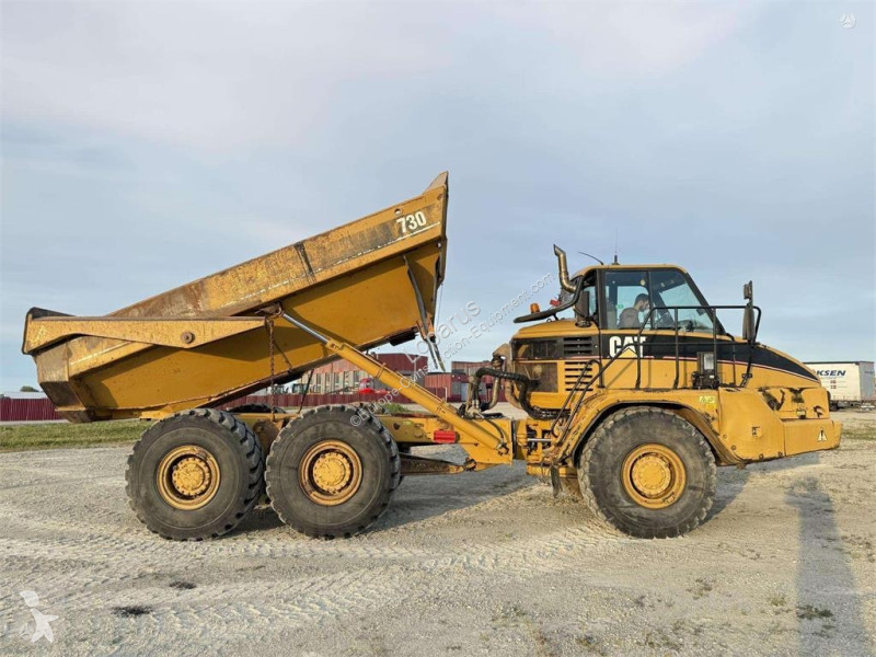 Карьерный самосвал Caterpillar 730