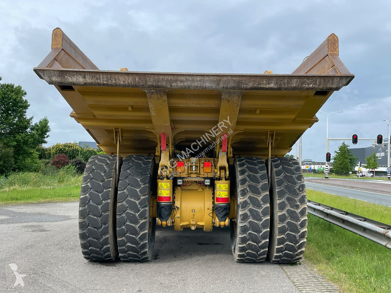 عربة قلابة Caterpillar G