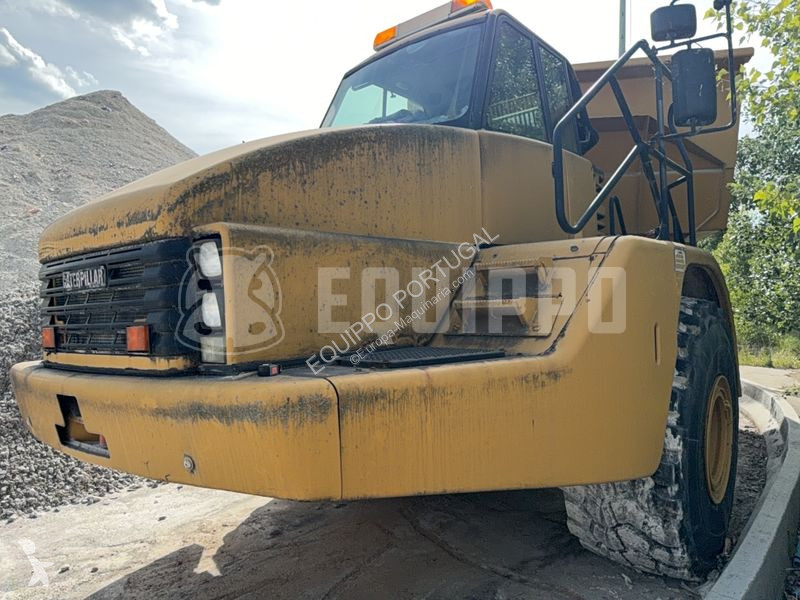 Sklápač Caterpillar 740