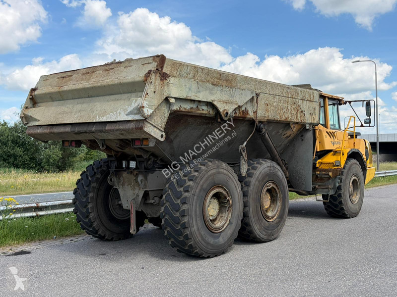 عربة قلابة Volvo
