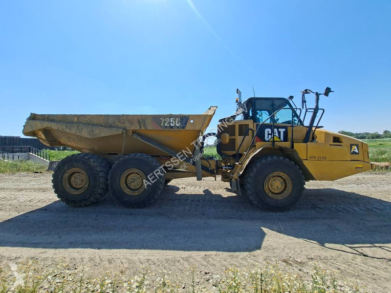 عربة قلابة Caterpillar C2