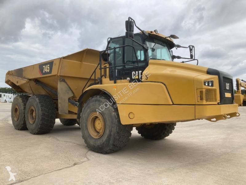 Sklápač Caterpillar 745