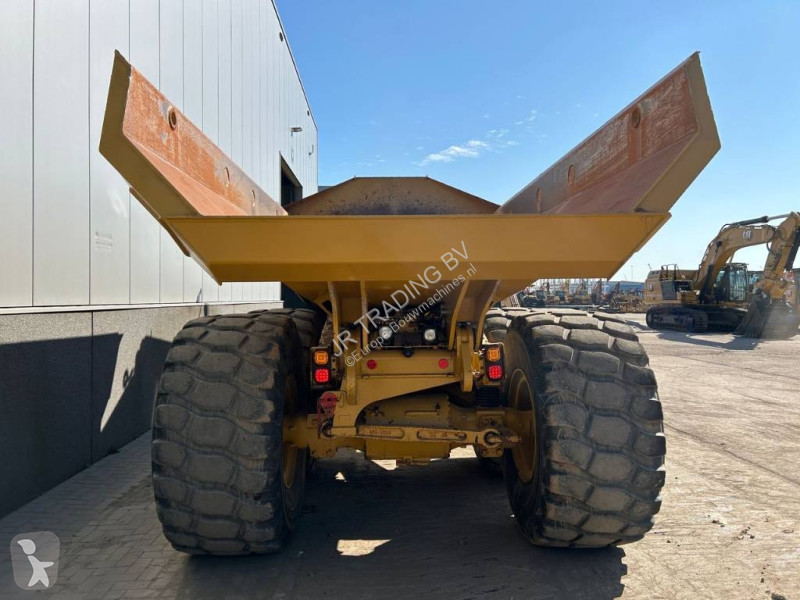 Tombereau Caterpillar 730