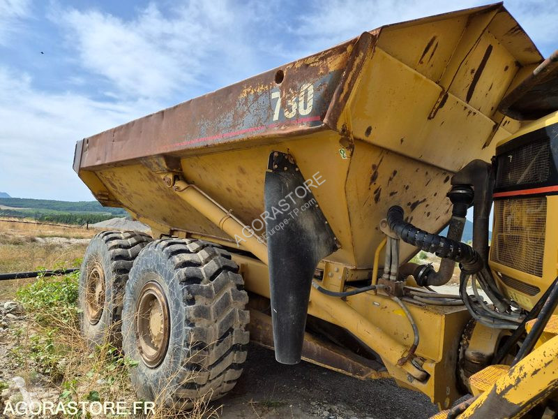 Tombereau Caterpillar 730