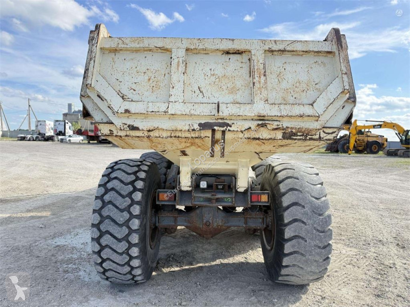 عربة قلابة Terex