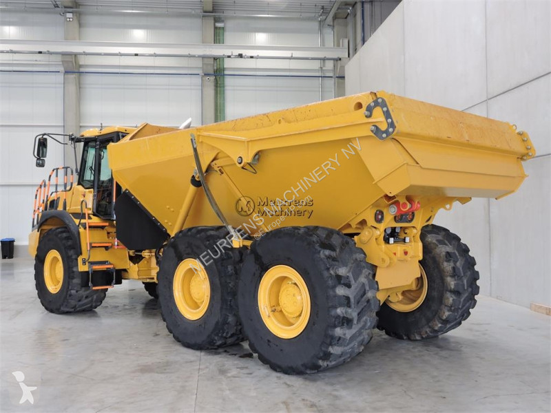 عربة قلابة Bell B30E