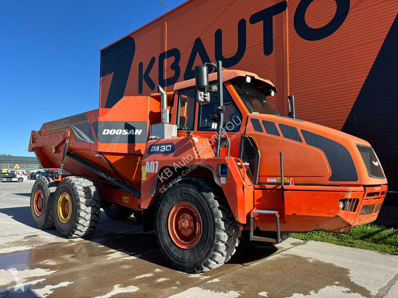 عربة قلابة Doosan 6x6