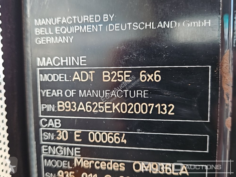 عربة قلابة Bell B25E