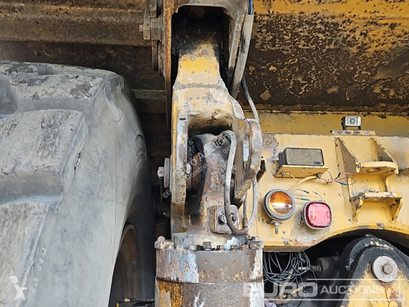 Sklápěčka Caterpillar 777