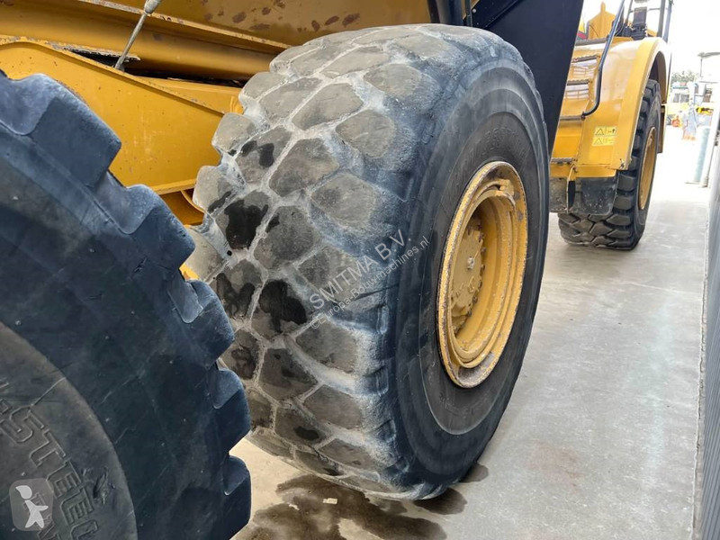 Sklápač Caterpillar 735 |