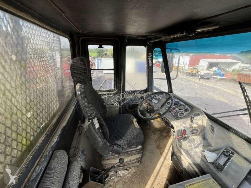 عربة قلابة Bell M 6X6