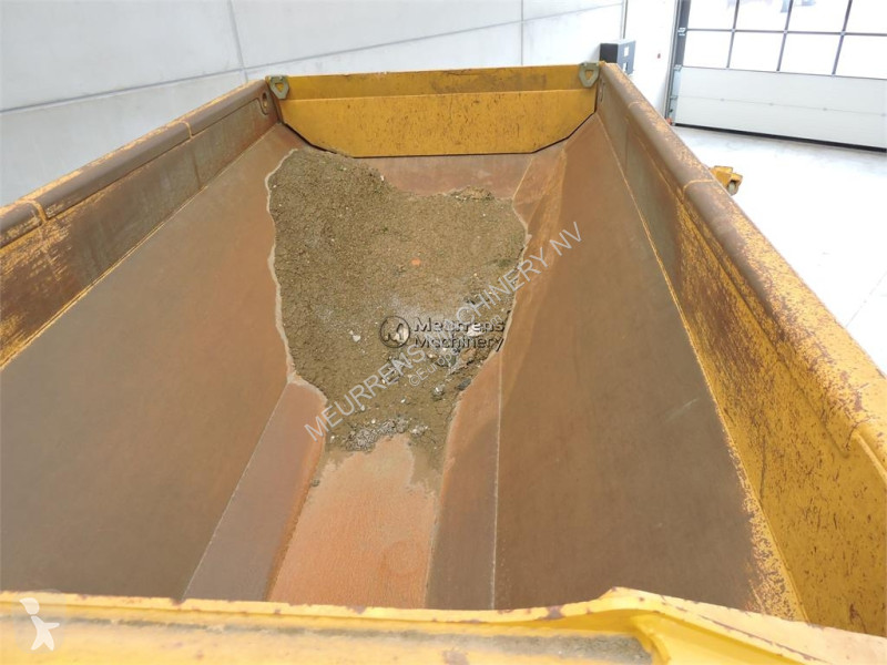 عربة قلابة Bell B30E