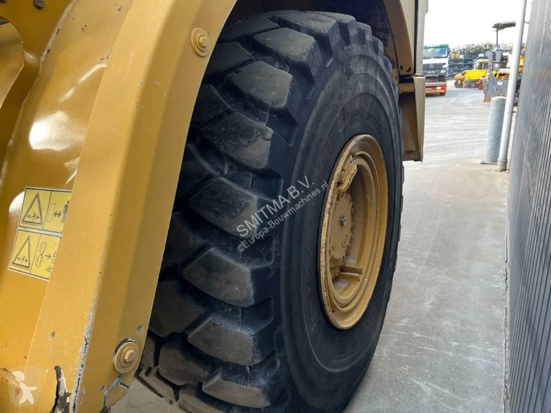 Sklápač Caterpillar 735 |