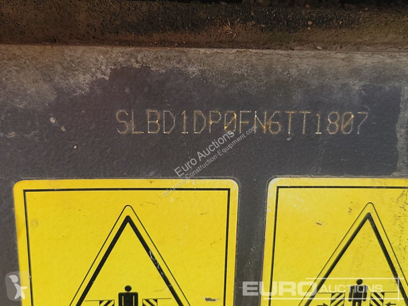 Basculantă Mecalac 6SMDX