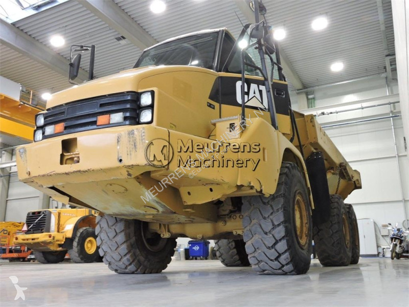 Sklápač Caterpillar 725