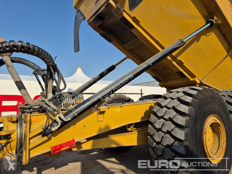 Basculantă Caterpillar 745