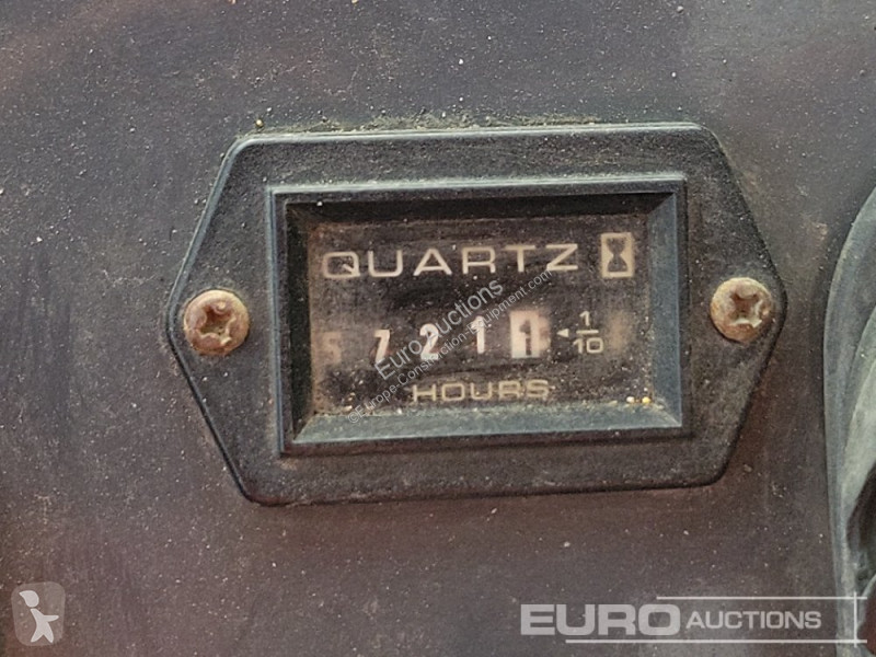 Basculantă IHI IC100