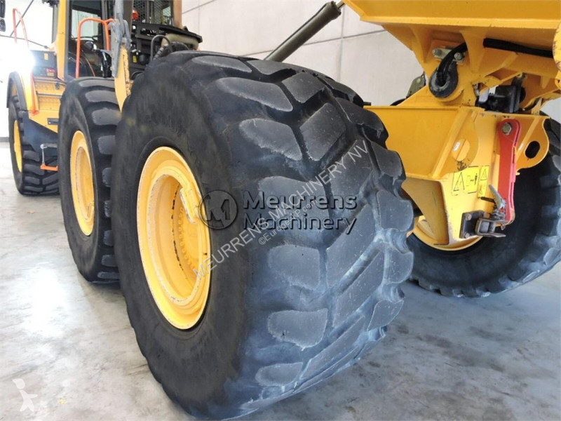 عربة قلابة Volvo G