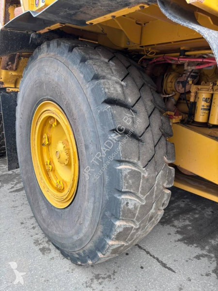 عربة قلابة Caterpillar