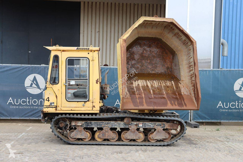 عربة قلابة Morooka MST-600 E