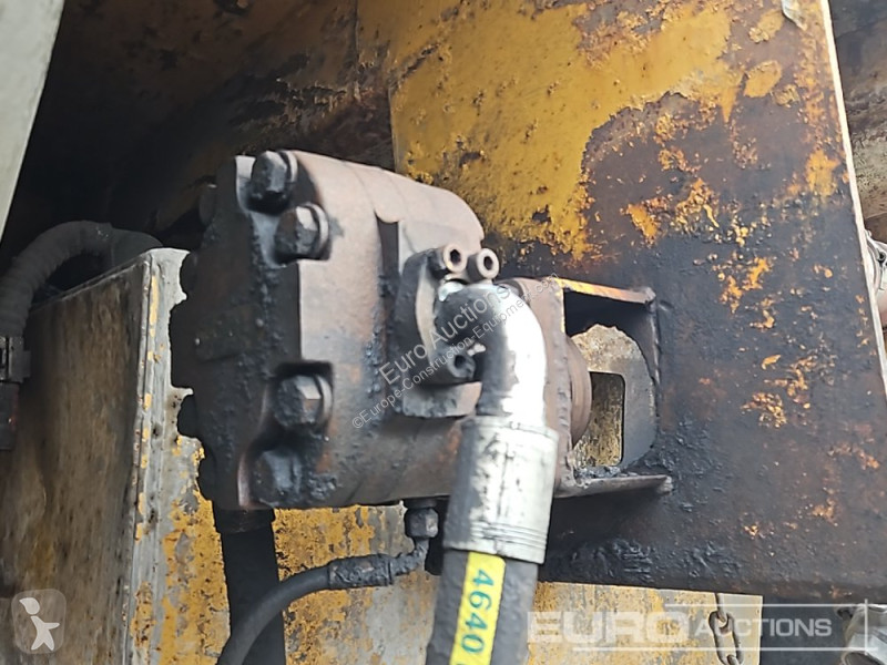 Sklápěčka Caterpillar 777
