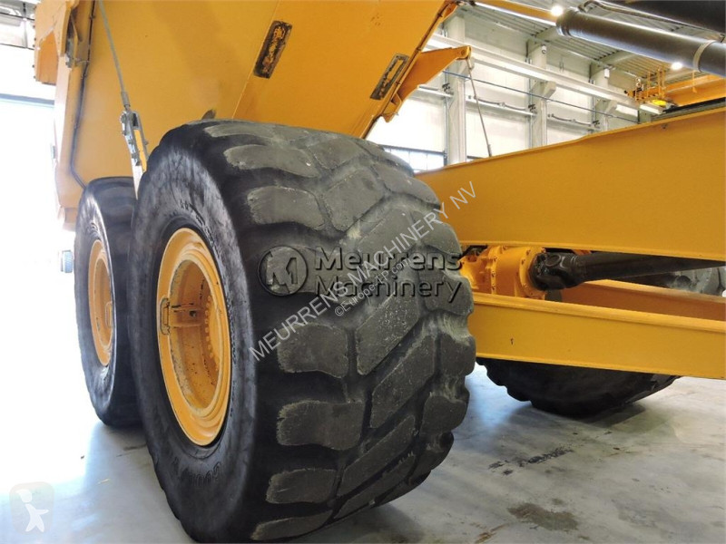 عربة قلابة Volvo G