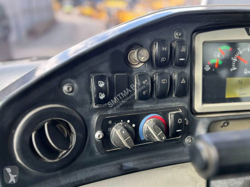 Sklápač Caterpillar 735 |