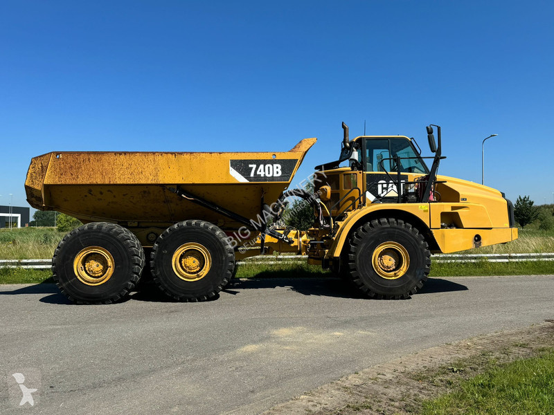Dumper Caterpillar
