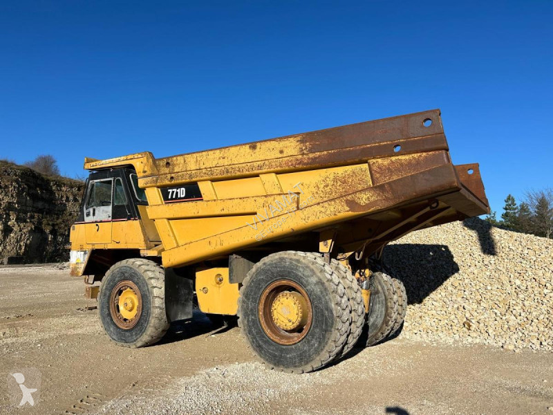 Dumper Caterpillar