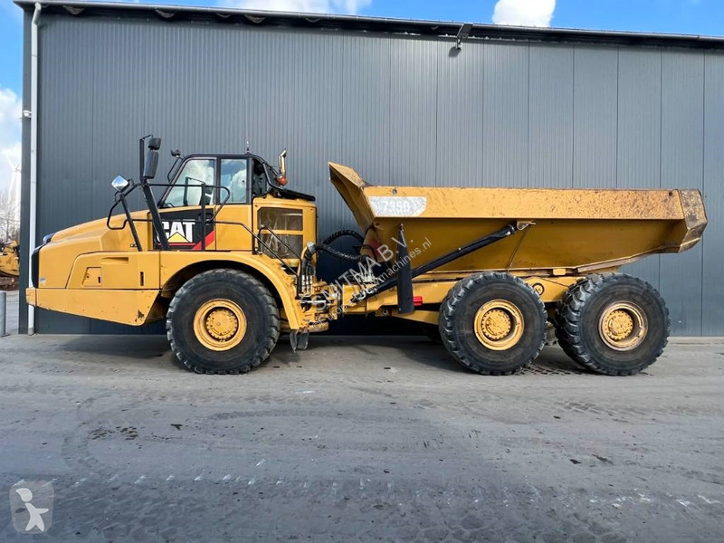 Sklápač Caterpillar 735 |
