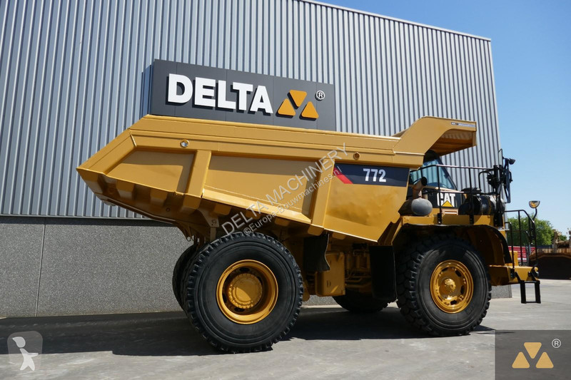 Dumper Caterpillar