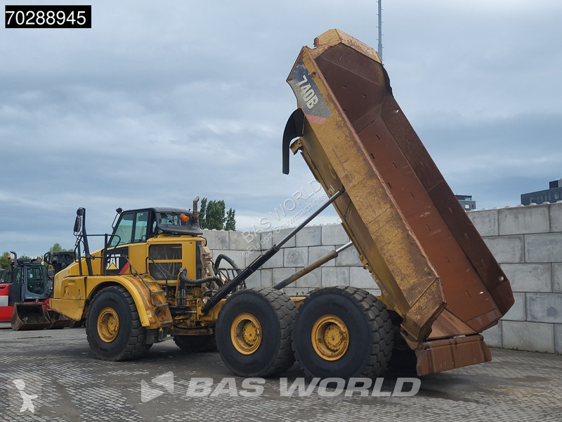 Dumper Caterpillar
